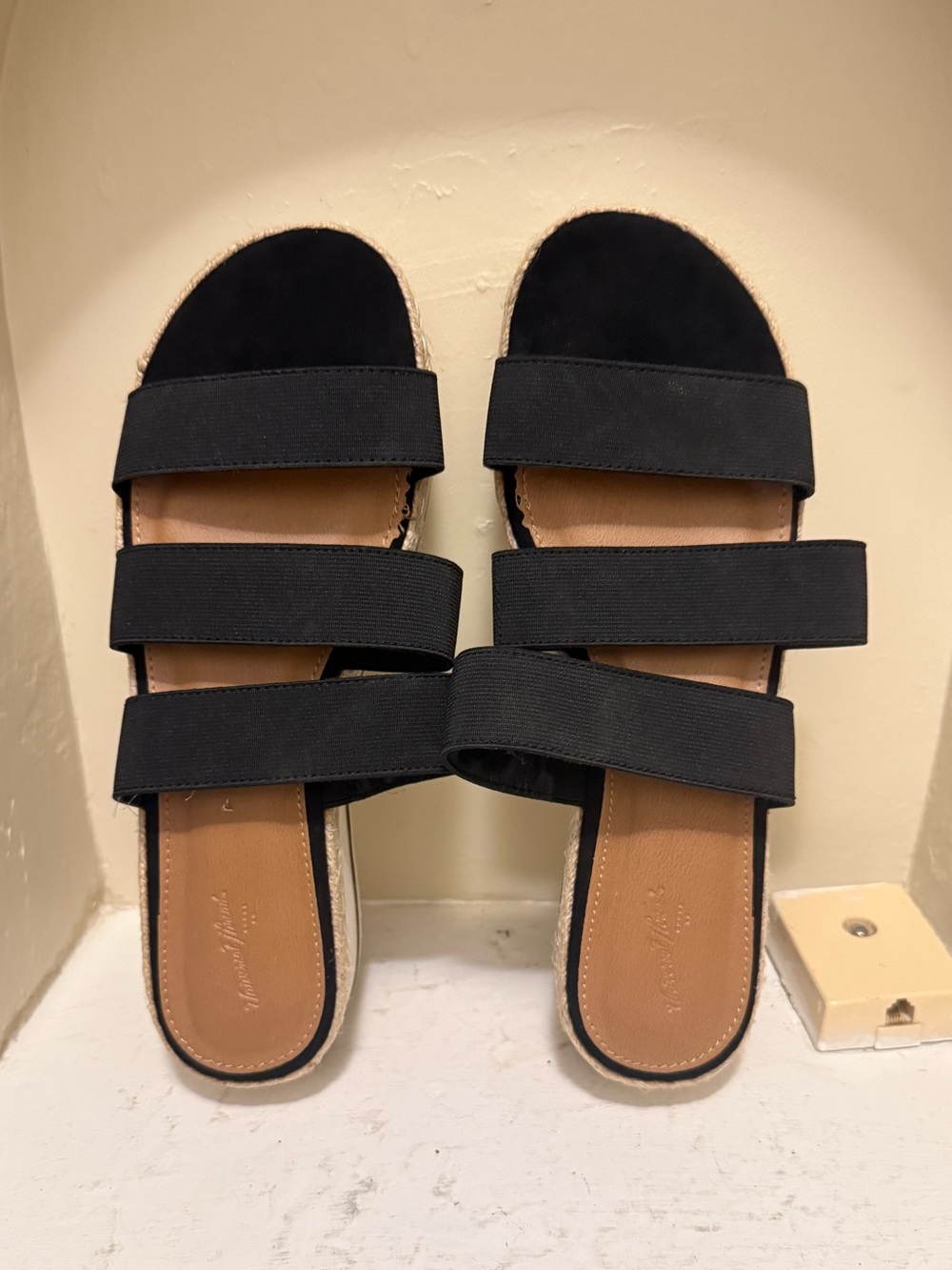 Universal Thread Florence Sporty Platform Stretch Sandal